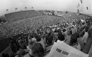 Pink Floyd Band Keren Buming Pada Zamanya Dengan Vokalis Yang Gila