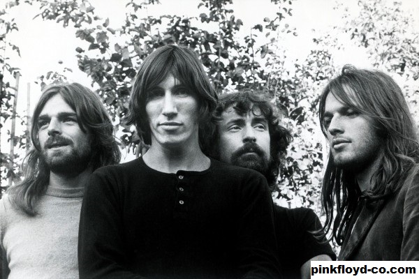 Menampilkan Lagu-Lagu Pink Floyd Friday Di Rose Yang Memiliki Jangkauan Global